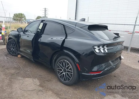 2024 Ford Mustang Mach-E Premium z USA, uszkodzony, nr VIN 3FMTK3R49RMA15391